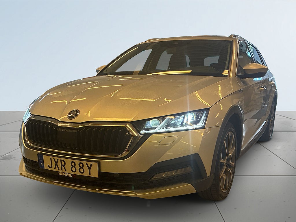 Skoda Octavia Scout 2.0 TDI SCR Rattvärme/Backkamera/Adaptiv Fart/Drag/SoV