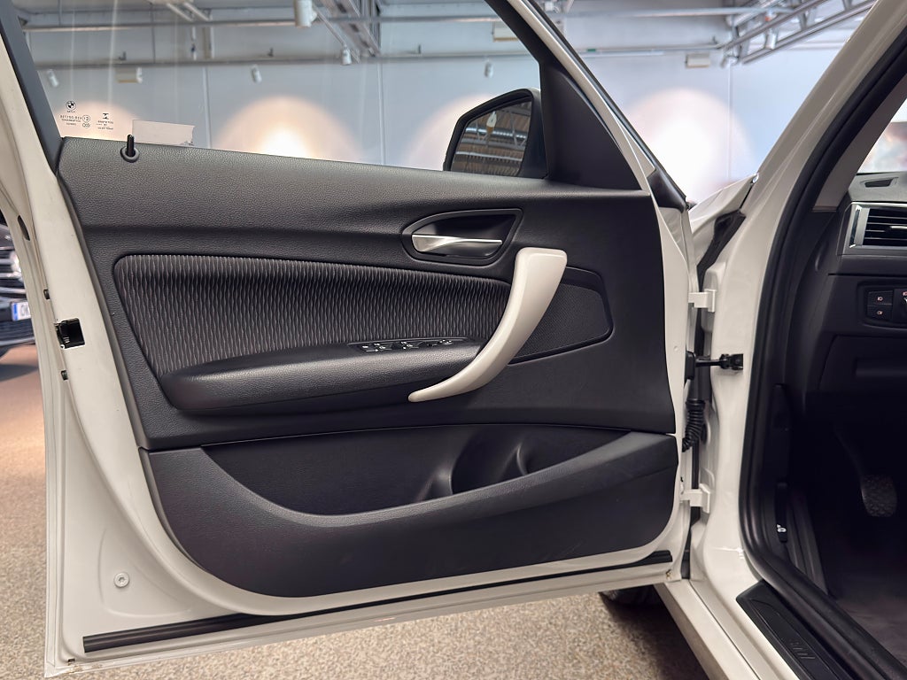 BMW 118I 5-dörrars 136hk Advantage | PDC | Bluetooth
