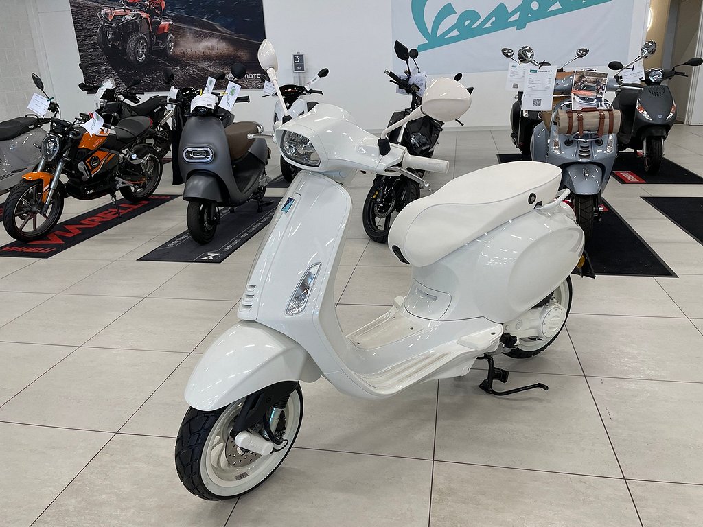 Piaggio Vespa Sprint 50 Sparkle White