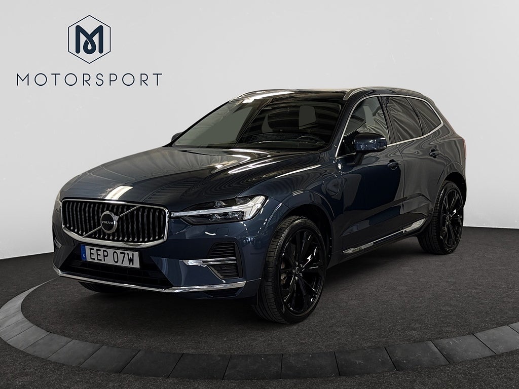 Volvo XC60 Recharge T6 AWD Core Edition Drag Värmare Pano 21" Navi