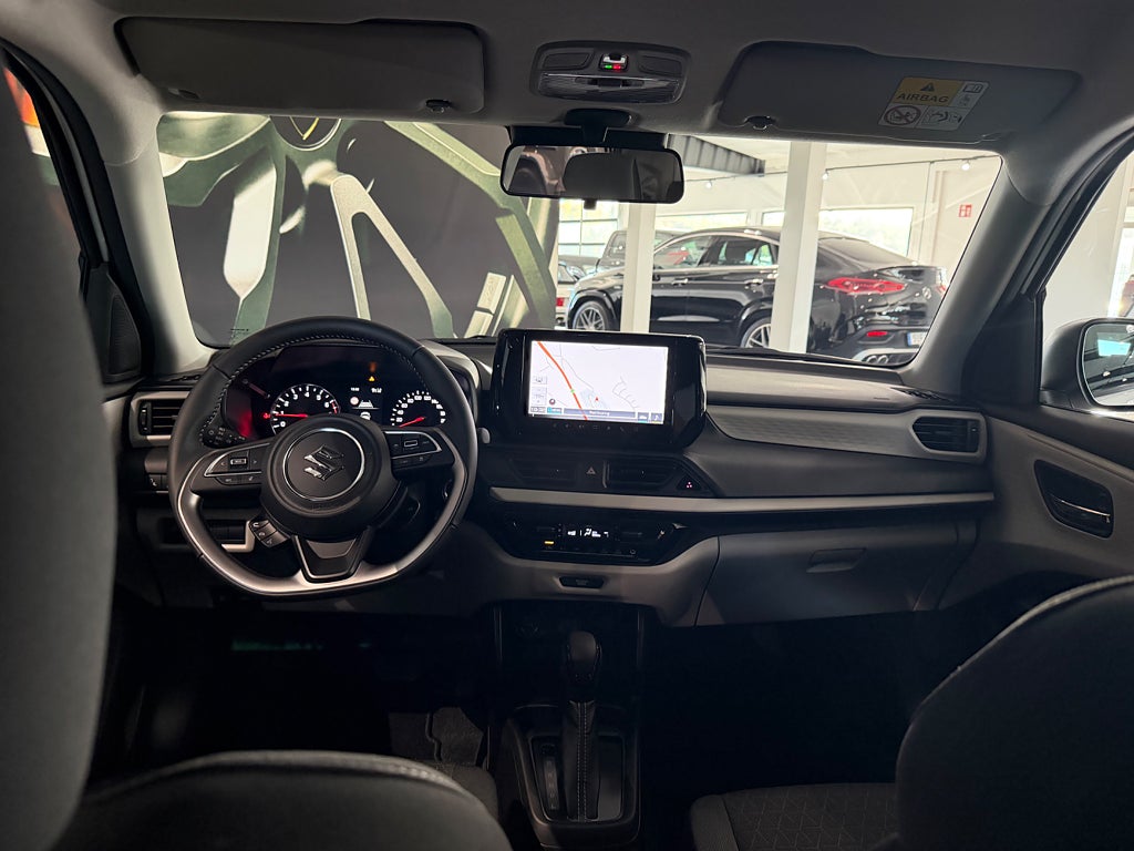 Suzuki Swift Hybrid Automat Select 3 års service - bild 11