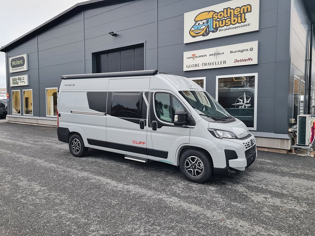 Sunlight Cliff 602 Adventure långbäddar, automat, solcell