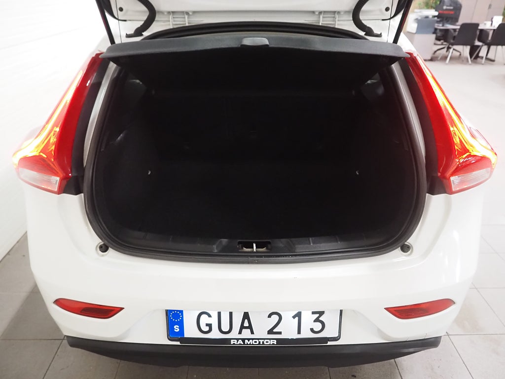 Volvo V40 T2 122hk Kinetic P-Värmare Kamrem bytt 2016