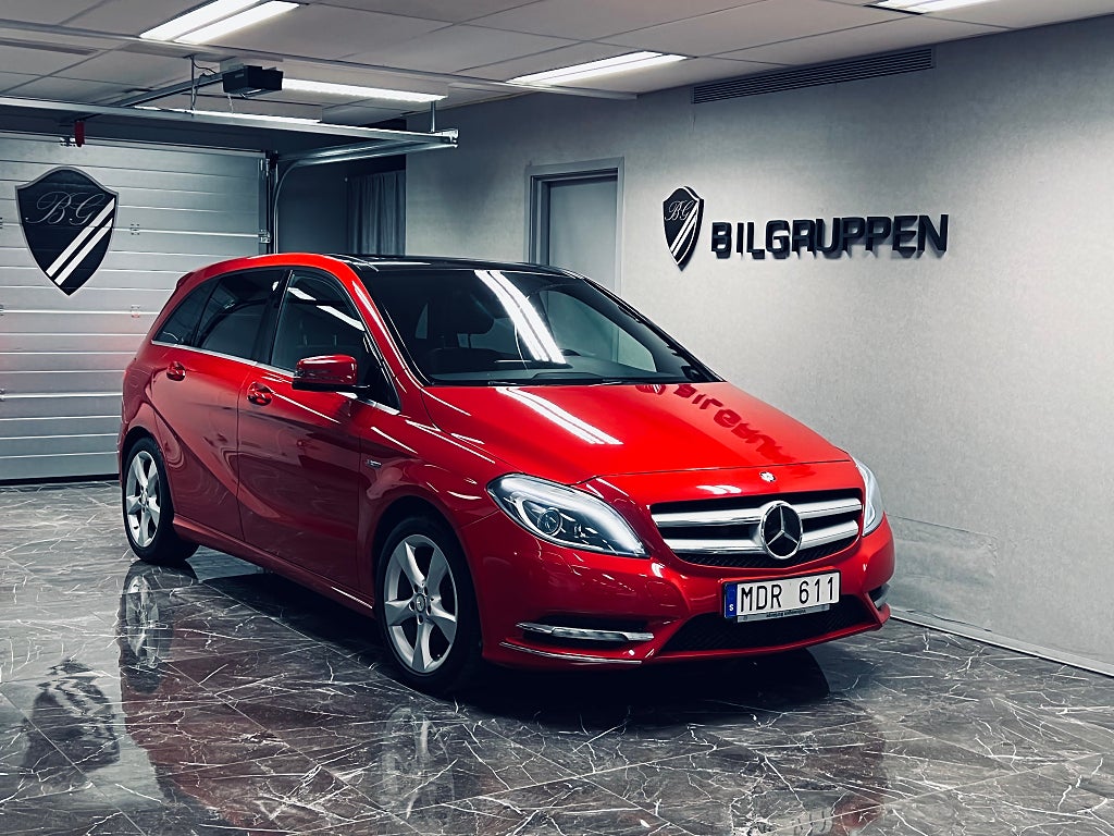 Mercedes-Benz B 180 122hk BlueEFFICIENCY Sport|Panorama|Motorvärmare|