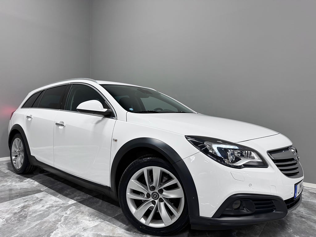 Opel Insignia Country Tourer 2.0 CDTI 4x4 Auto/Drag/GPS/Värmare/Keyless/163HK