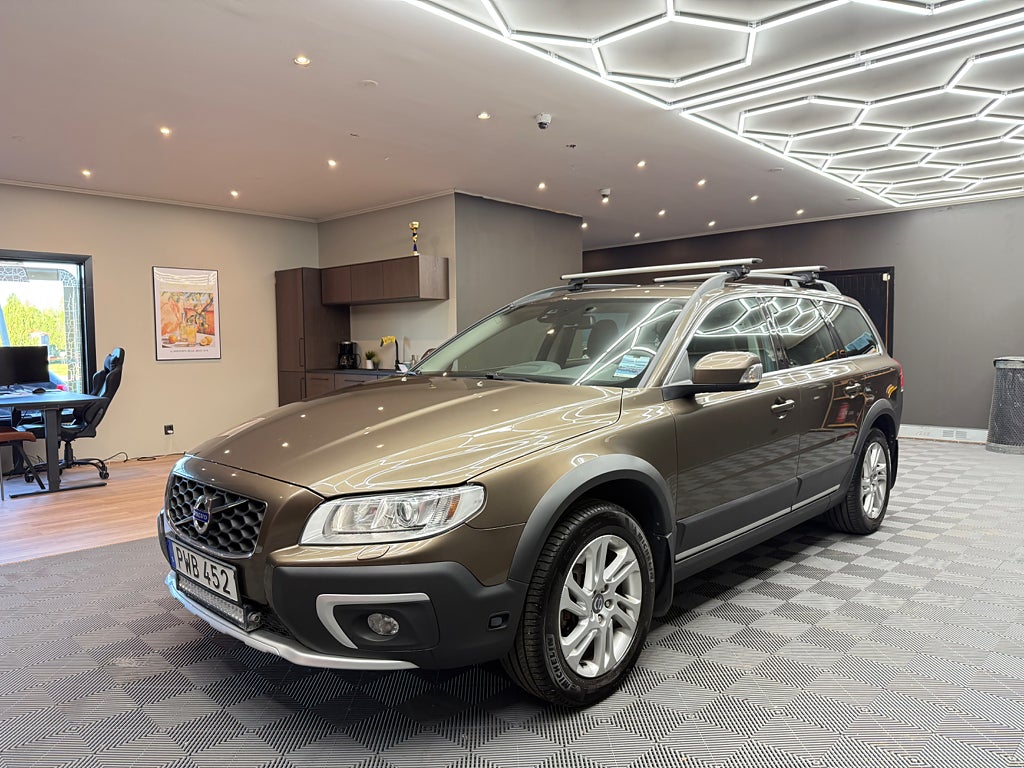 Volvo XC70 D4 AWD Geartronic Momentum |D-VÄRM |DRAG |VOC |HELSKINN