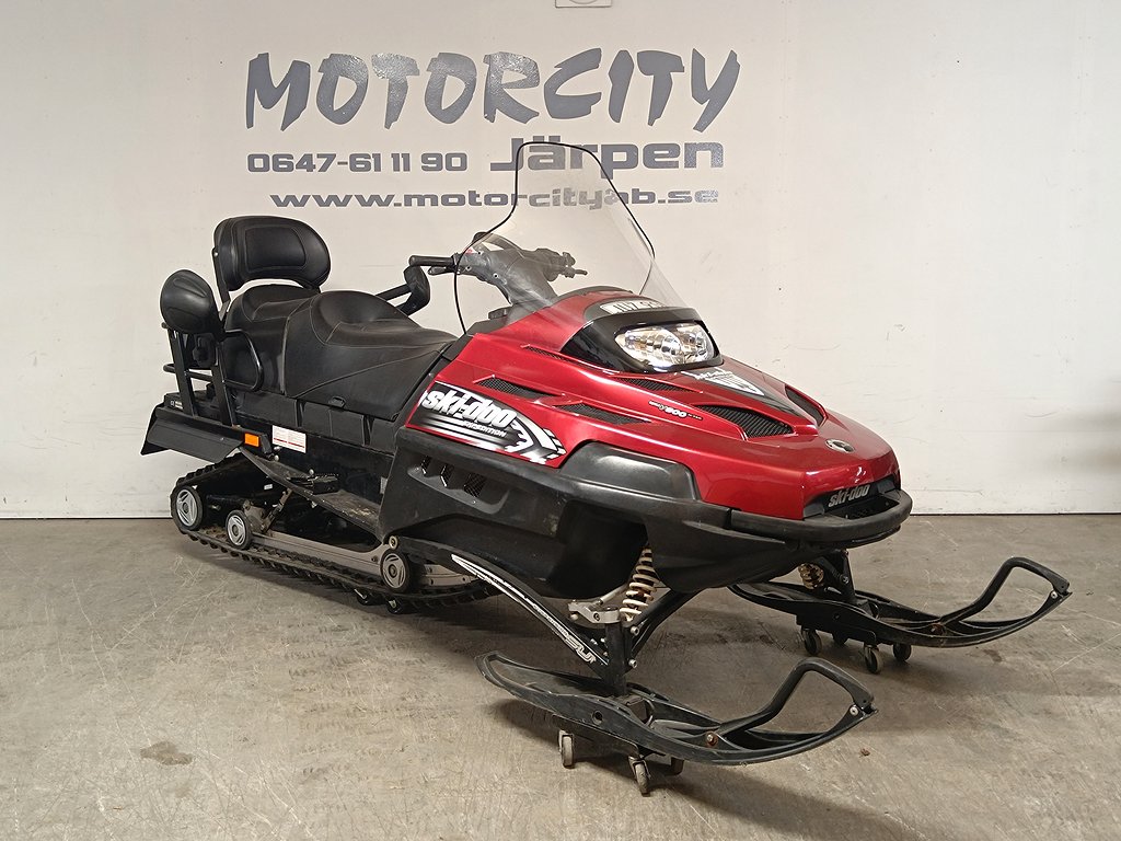 Ski-Doo Expedition SUV V-800