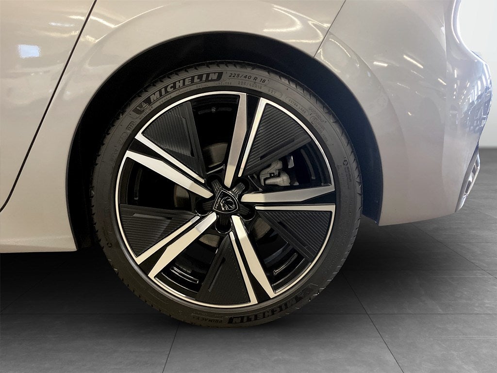 Bild på Peugeot 308 5D GT 1.2 PT 130hk Aut - INK. TRYGGHETSPAKET