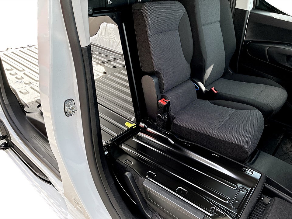 Bild på Opel Combo Elite 130hk Aut L2 - DEMO