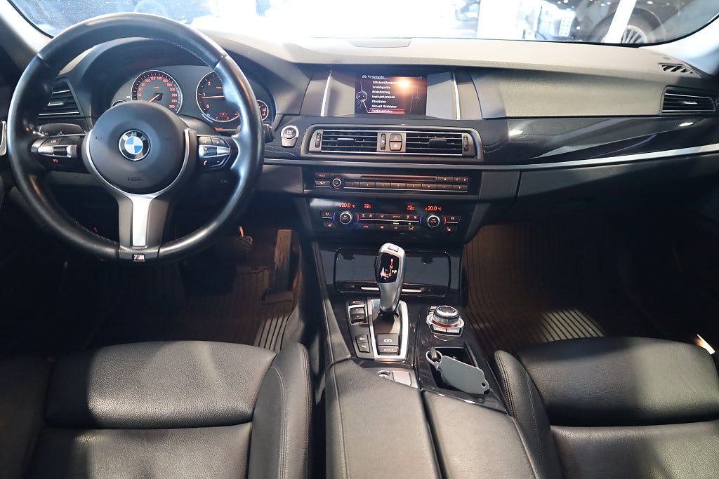 BMW 520d xDrive Touring AUT Sportpaket Drag PDC Rattvärme Läder 2017