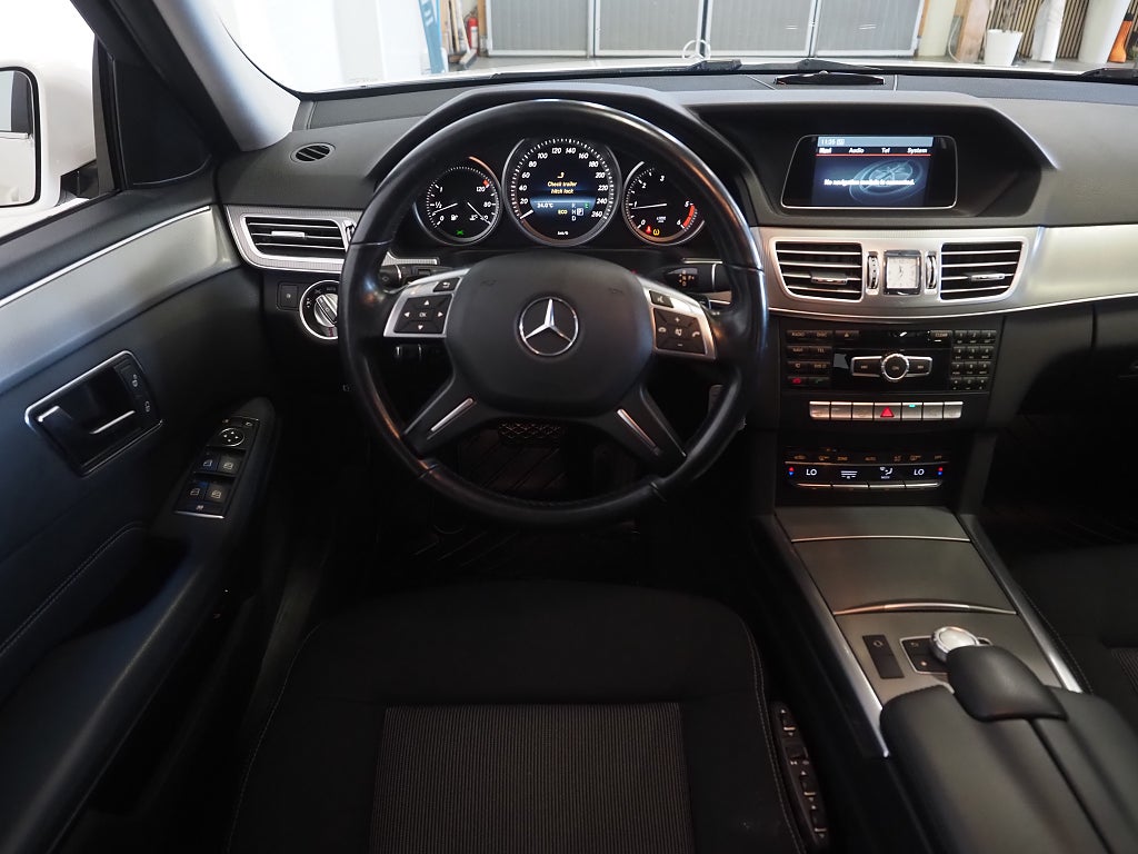 Mercedes-Benz E 220 T CDI BlueTEC 9G-Tronic 170hk Dragkrok Låga mil 2015