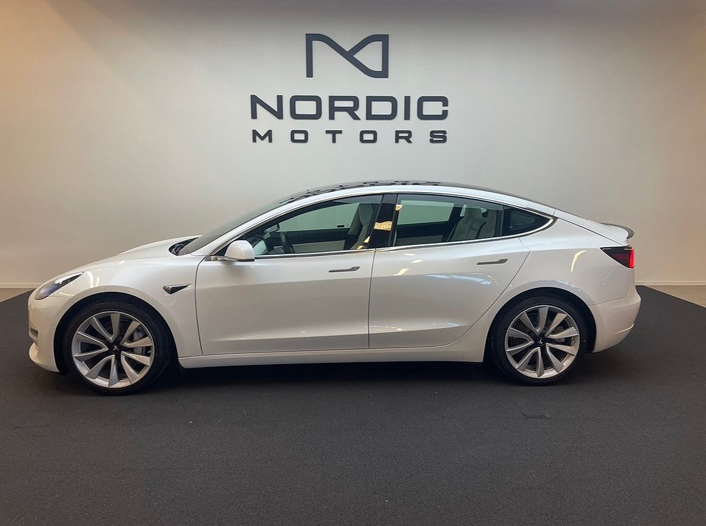 Tesla Model 3 Long Range AWD, 440hk