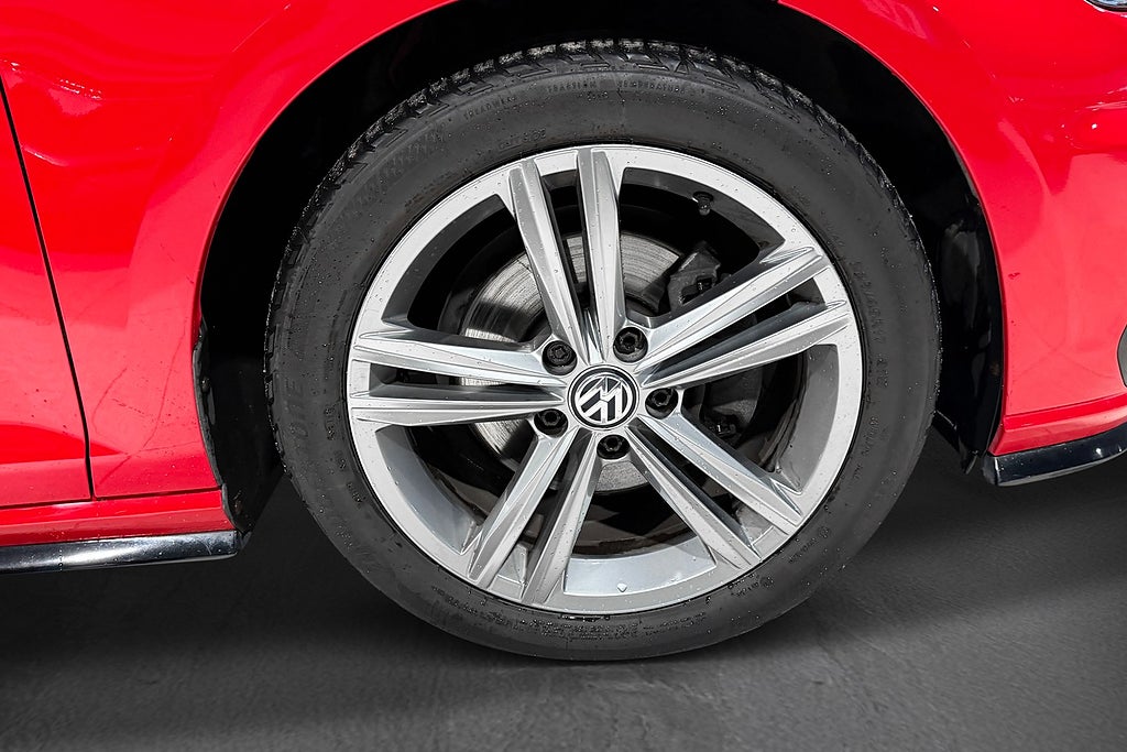 Volkswagen Golf SC 1.5 TSI 150hk R-Line Pluspaket Nyservad 2019