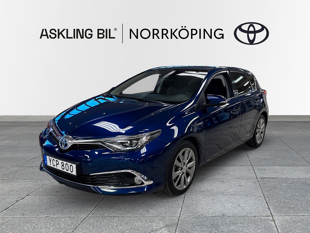 Toyota Auris Hybrid 1,8 5D EXECUTIVE SKYVIEW 136hk