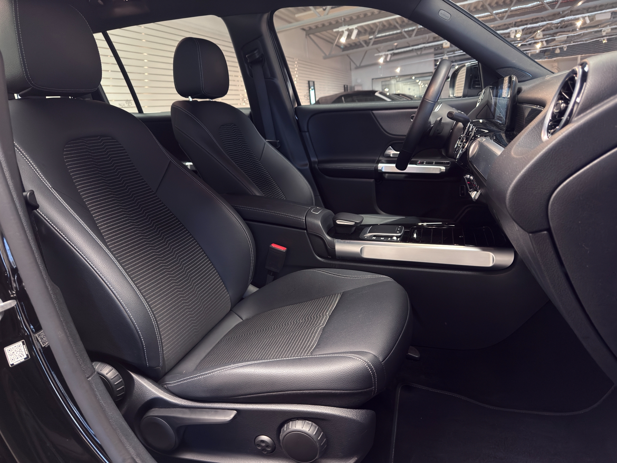 Mercedes-Benz GLB 200 7G-DCT 163hk | 7-sits 2022 - miniatyr 32