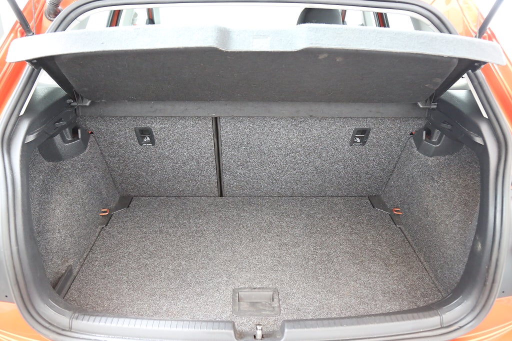 Volkswagen Polo 1,0 TSI 95hk DSG P-sensorer Motorv Dragkrok 2018