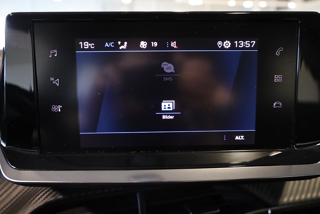 Peugeot 2008 1,2 Active+ PureTech 130 AUT Kamera CarPlay 2020