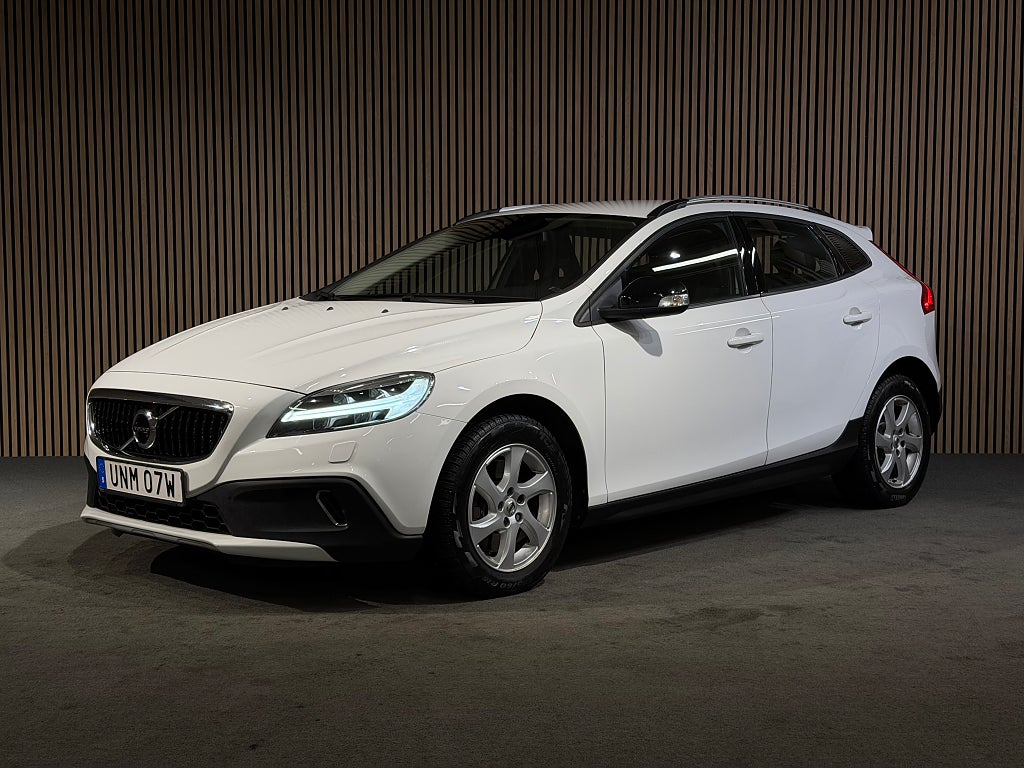 Volvo V40 Cross Country T3 Automat  /Drag /Årsskatt 866kr 