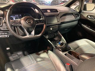 Halvkombi Nissan Leaf 12 av 29