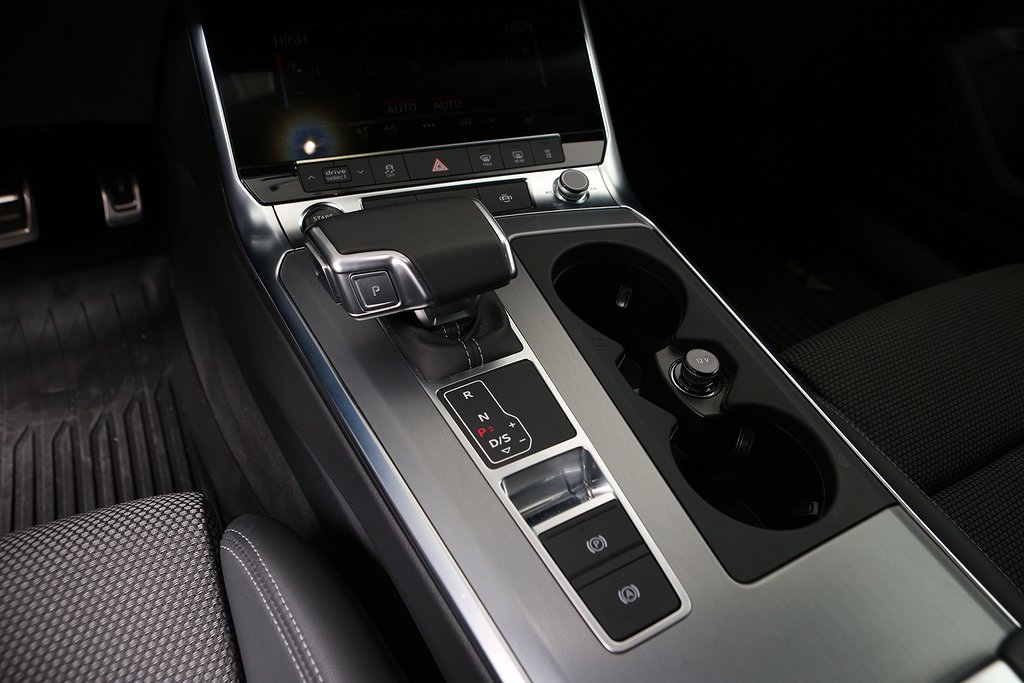 Audi A6 Avant 40 TDI Quattro S Line Värmare Drag Leasbar 2025