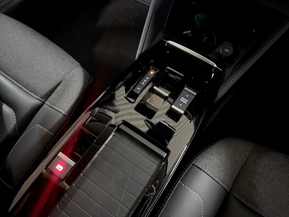 Bild på Citroën C4 Shine 1.2 PT 130hk Aut - 360-KAMERA, RATTVÄRME