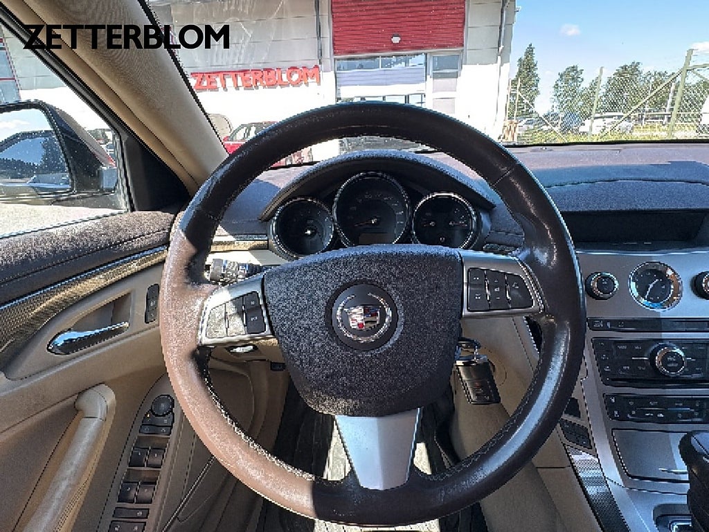 Sedan Cadillac CTS 12 av 14