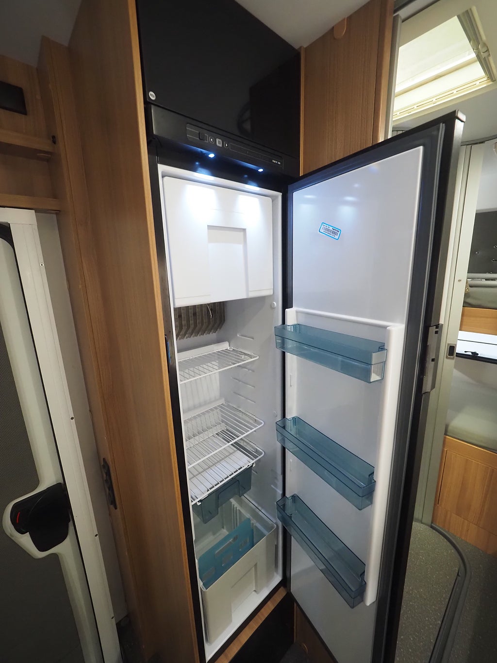 Sun Living S 70 DK AC I 6 bälten I 6 bäddar I 3500kg I B-kort 2018