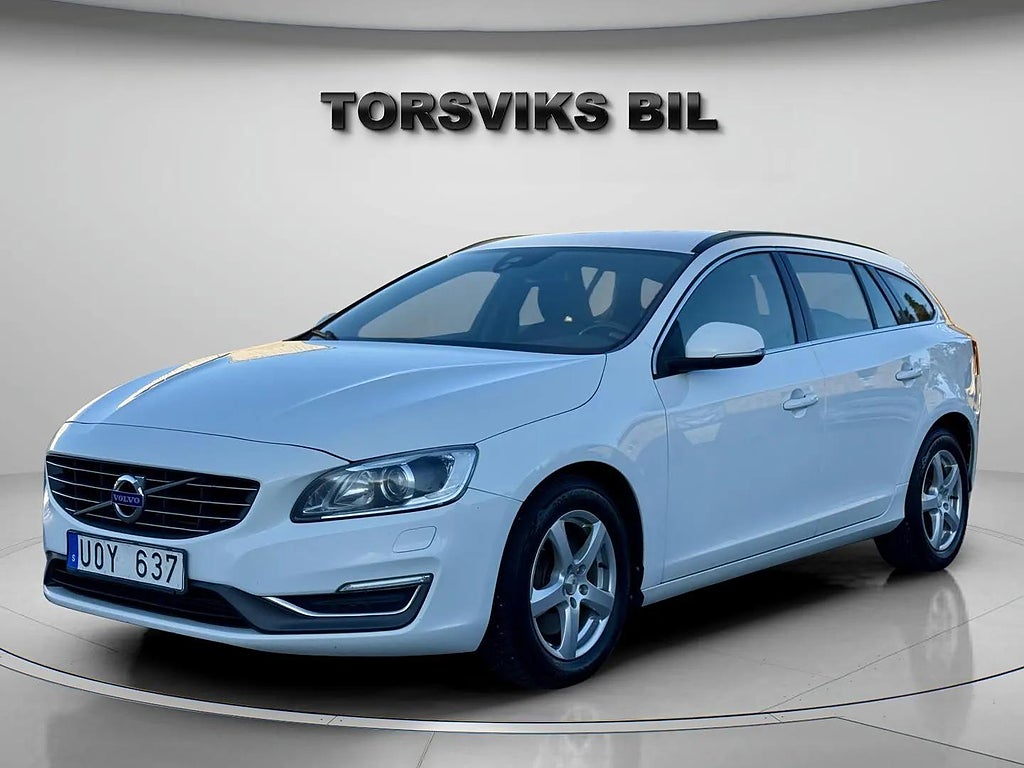Volvo V60 D4 AWD Geartronic Dragkrok Nyservad V-hjul Värmare Hemleverans - miniatyr 2