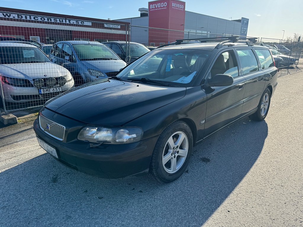 Volvo V70 2.4 Euro 4 Nybesiktigad UA.5 Vxl. Kula ,Rattmuff....