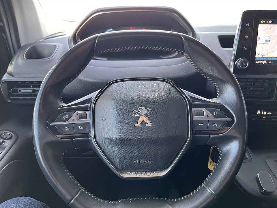 Bild på Peugeot e-Partner L2 PRO+ 50kWh CARPLAY NAVI FARTHÅLLARE