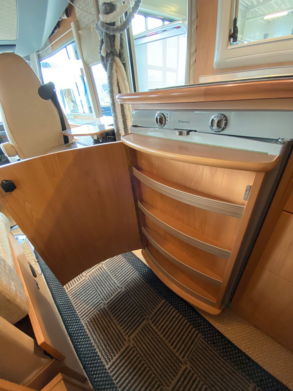 Bürstner i 640 Elegance / ALDE / Solcell / B-kort / Dragkrok - Bürstner