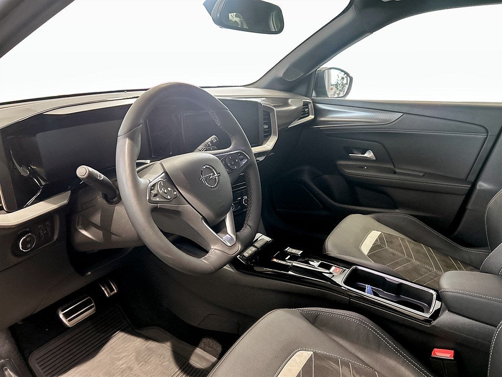 Bild på Opel Mokka Ultimate 1.2 PT 130hk Aut - B-KAMERA, CARPLAY