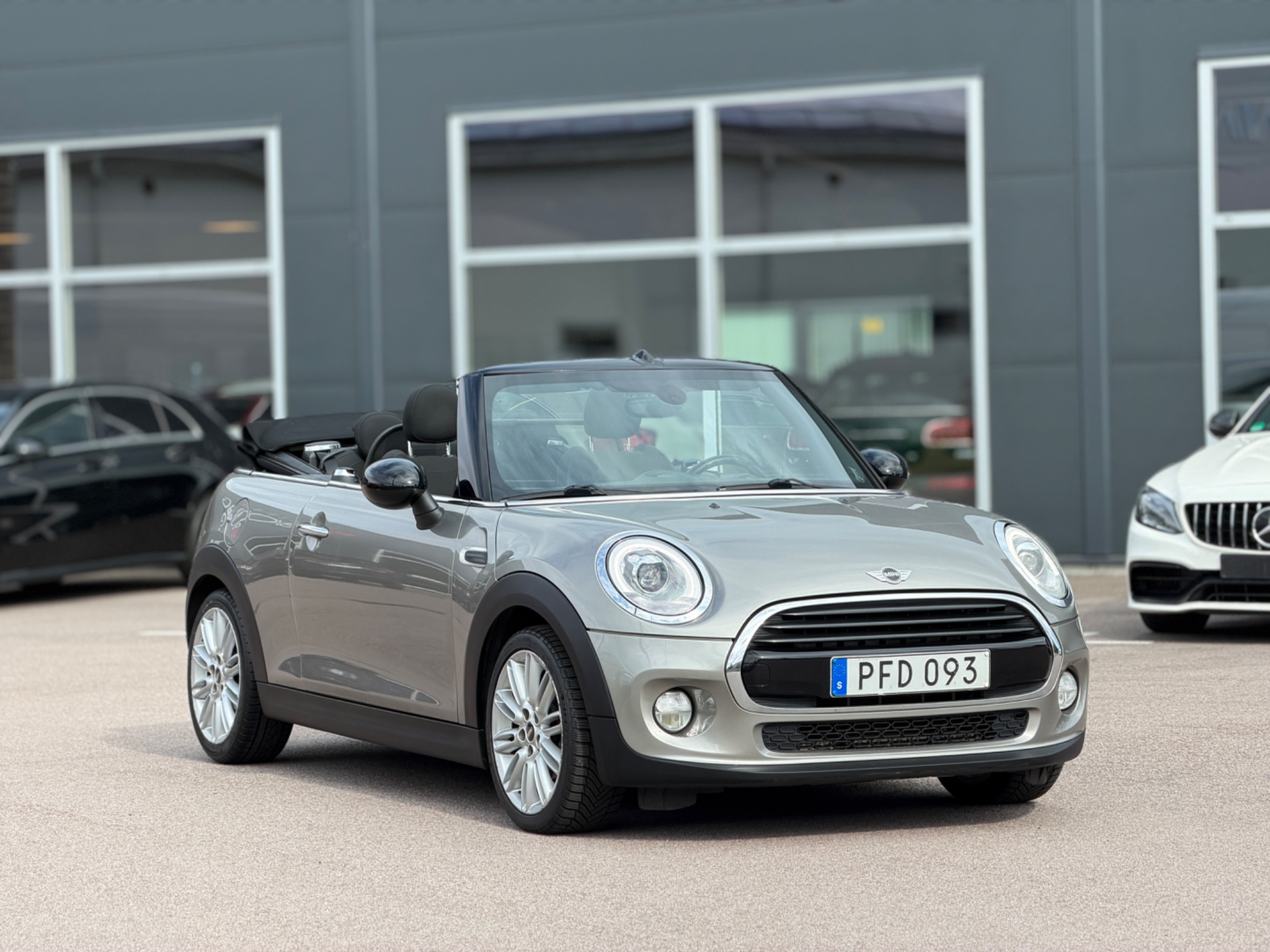 MINI Cooper Convertible Automat 136hk 2017, bild 4/44