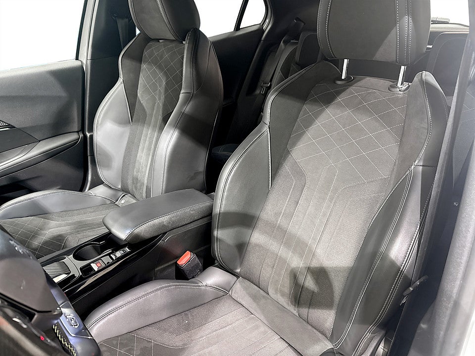 Bild på Peugeot E-2008 GT Pack 50kWh 136hk Aut B-KAMERA CARPLAY