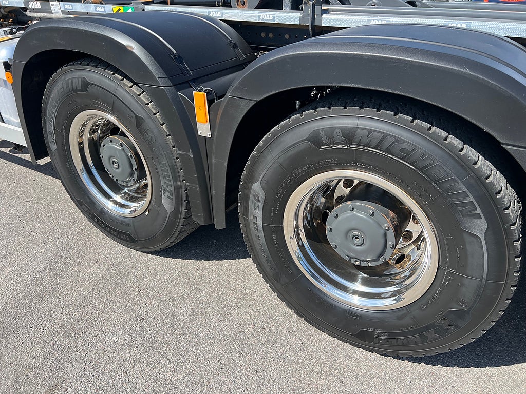 Mercedes-Benz Arocs 3251 Tridem Lastväxlare, Fullt Plogutrustad