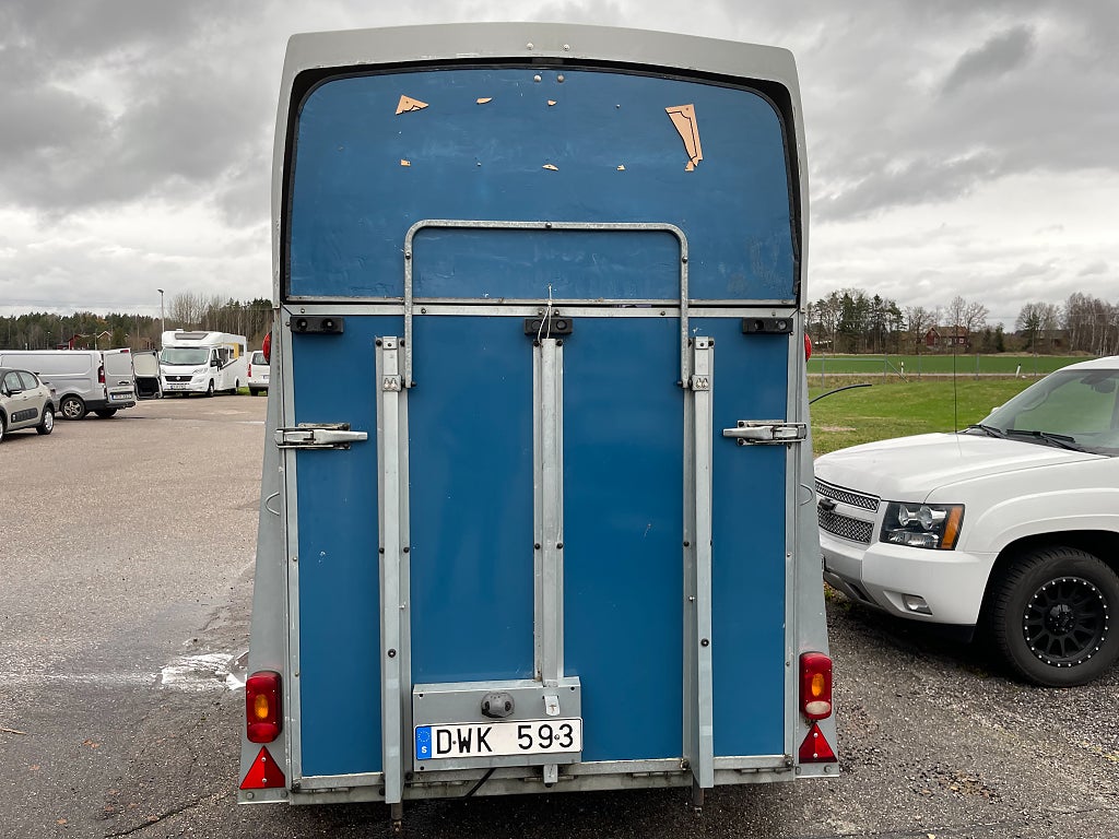 Thule Royal Xt 135tb Hästsläp Nyrenoverat skåp 2023