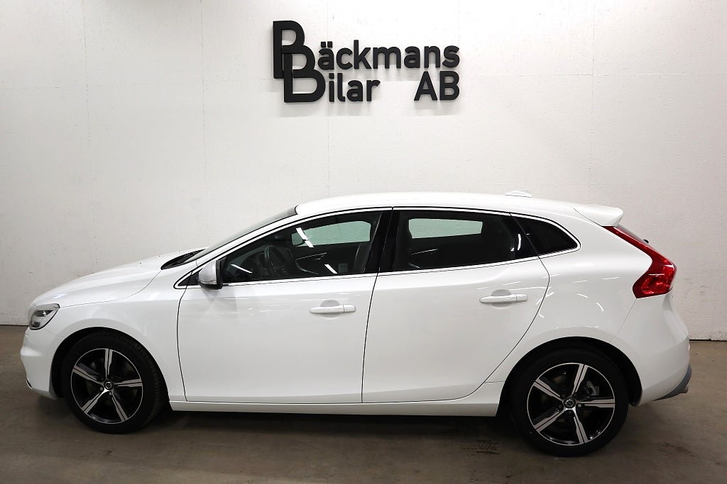 Volvo V40 D3 150 hk Automat R-Design Skinn/Mocca Värmare Nyservad