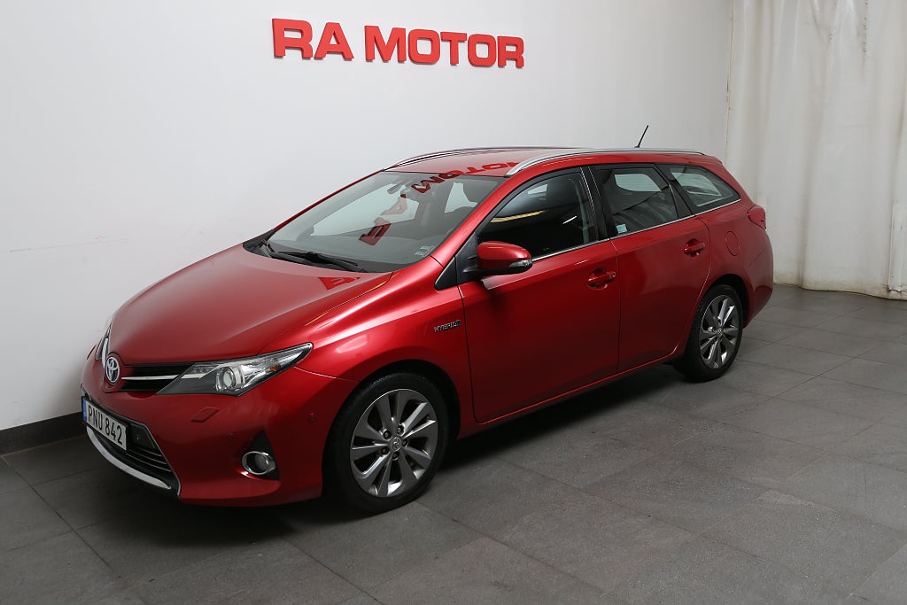 Toyota Auris Touring Sports Hybrid e-CVT Executive 2015