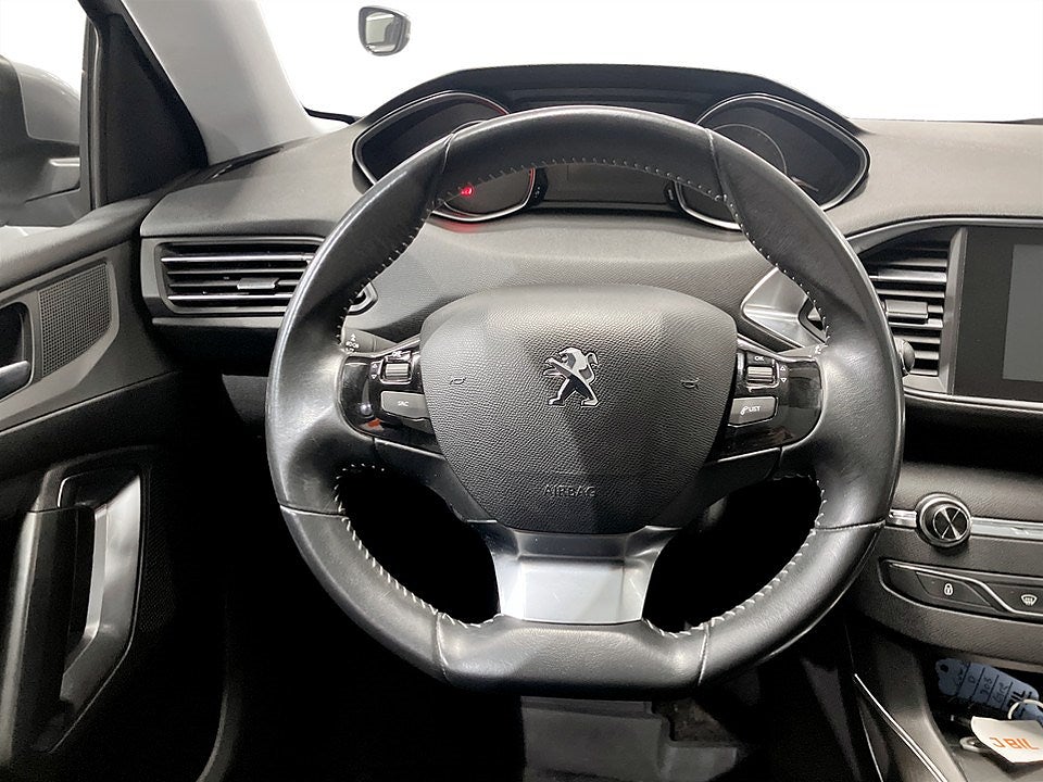 Bild på Peugeot 308 SW Allure 1.6 e-HDi 115hk - B-KAMERA, PANO