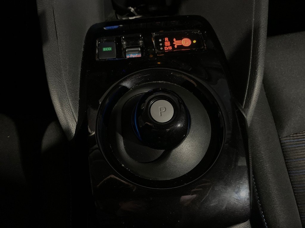 Nissan Leaf N-Connecta|40kWh|Värmepump|360 kamera 2022