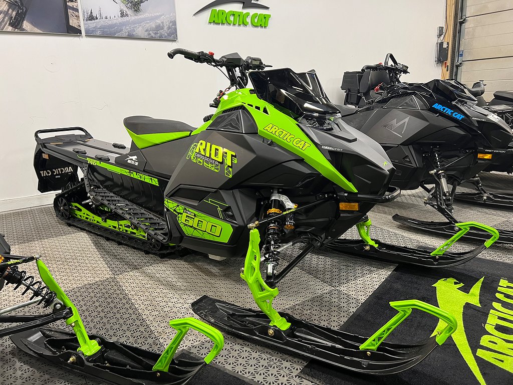 Arctic Cat Catalyst Riot 600 Sno pro 