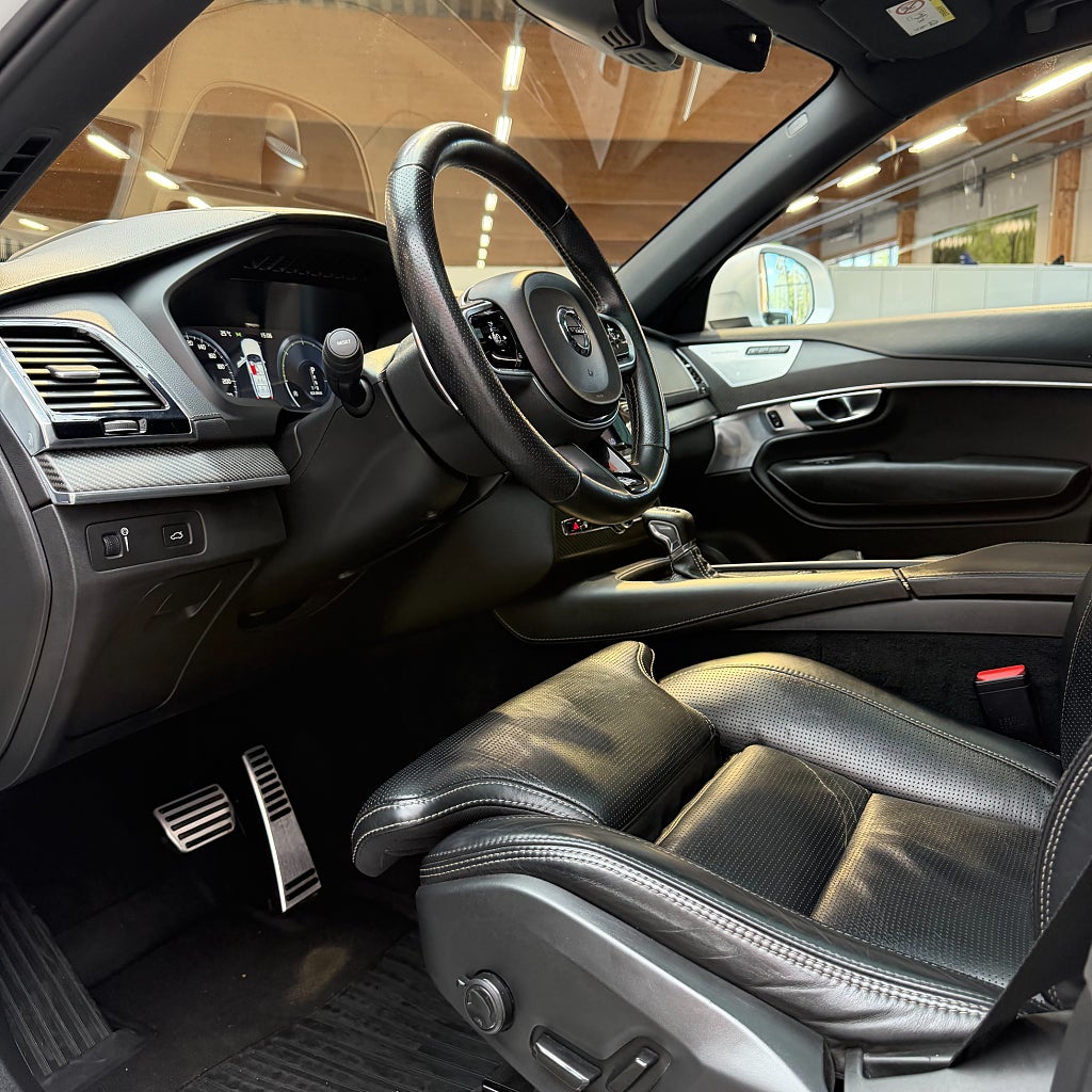 Volvo XC90 D5 AWD R-Design Pano B&W Carplay Massage 360° Luftfjädr