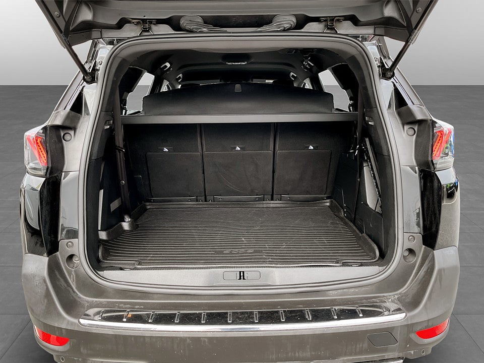 Bild på Peugeot 5008 GT 1.2 PT 130hk Aut 7-SITS B-KAMERA CARPLAY