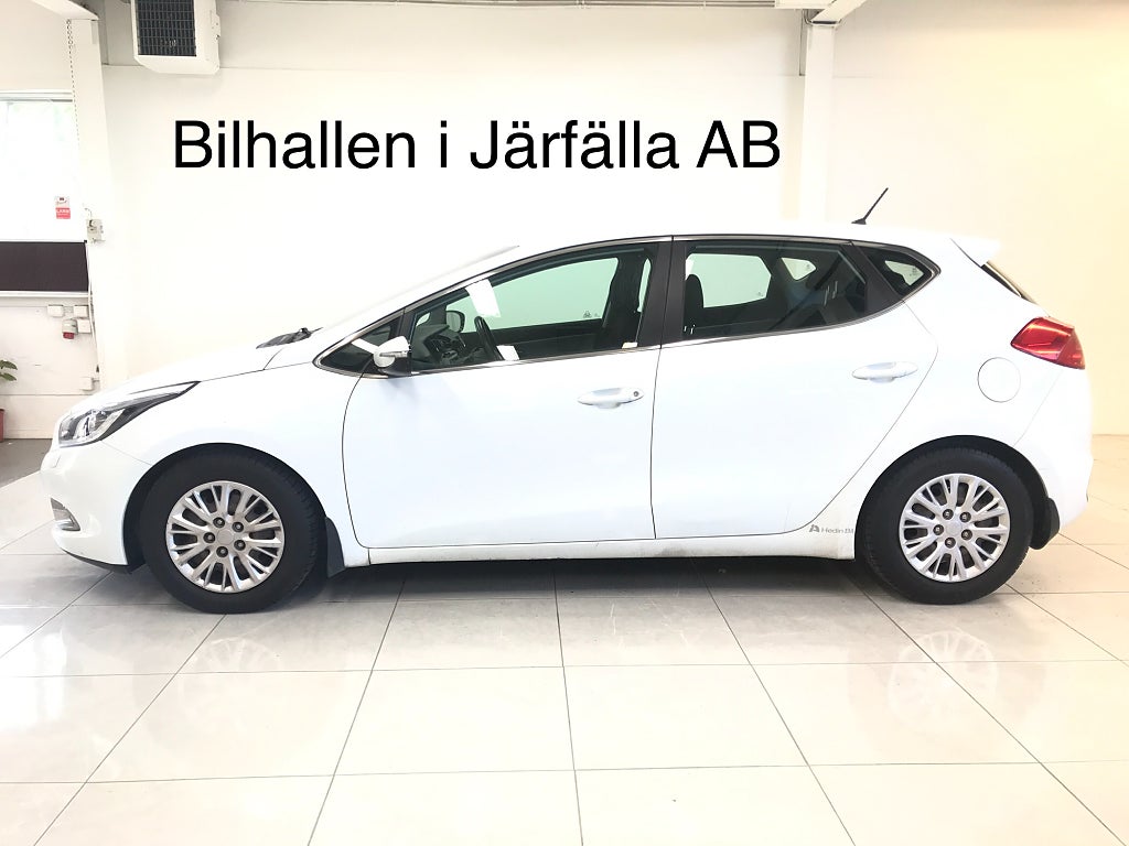 Kia Ceed cee'd 1.6 CRDi EX Comfort bes Ny servad 2 ägare 110HK