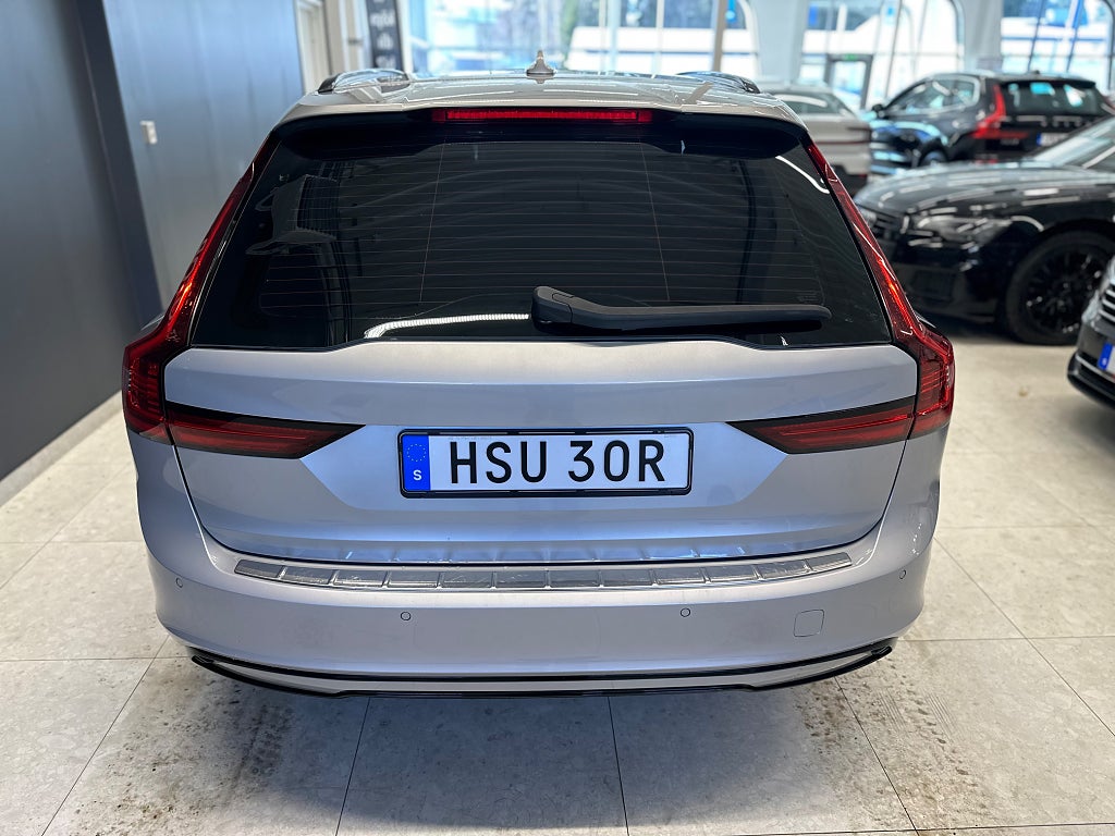 Volvo V90 T6AWD/Ultimate Dark/Luft/360-Kamera/Drag/Pano 4.99%