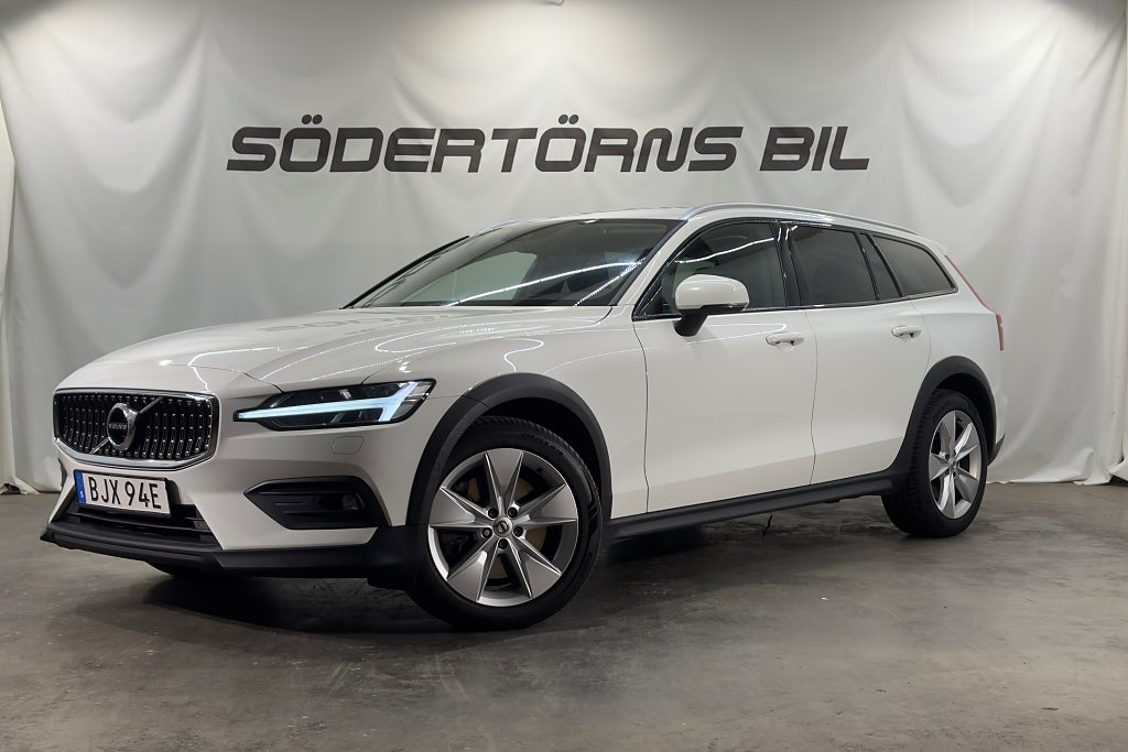 Volvo V60 Cross Country B4 AWD VOC DRAG KAMERA CARPLAY MOMSBIL