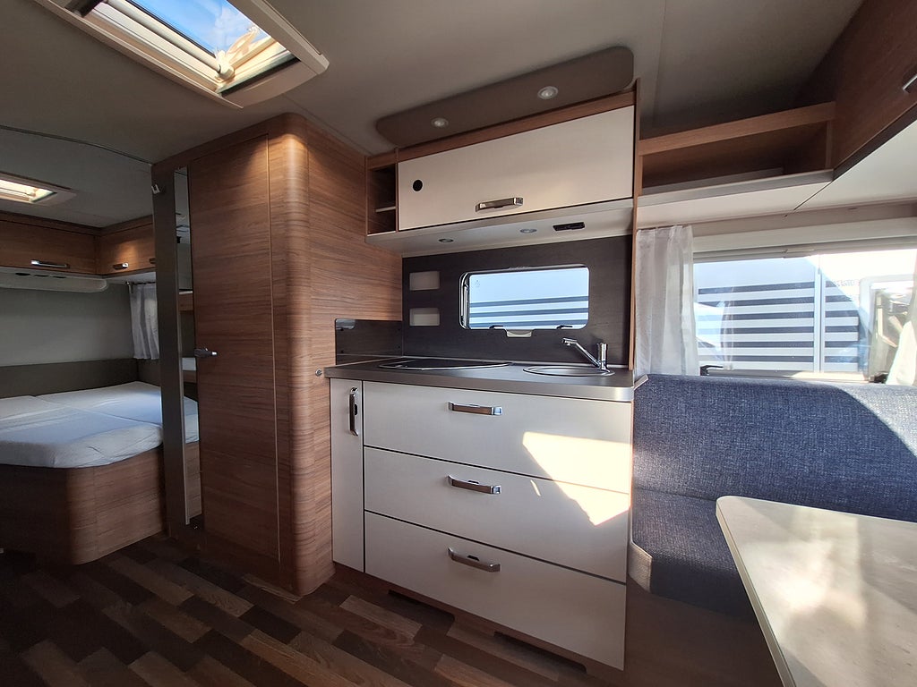 Weinsberg Cara One 550 UK Barnkammare: 3 Bäddar, Tält -24
