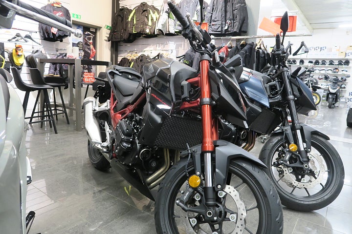 Honda CB750 Hornet E-Clutch