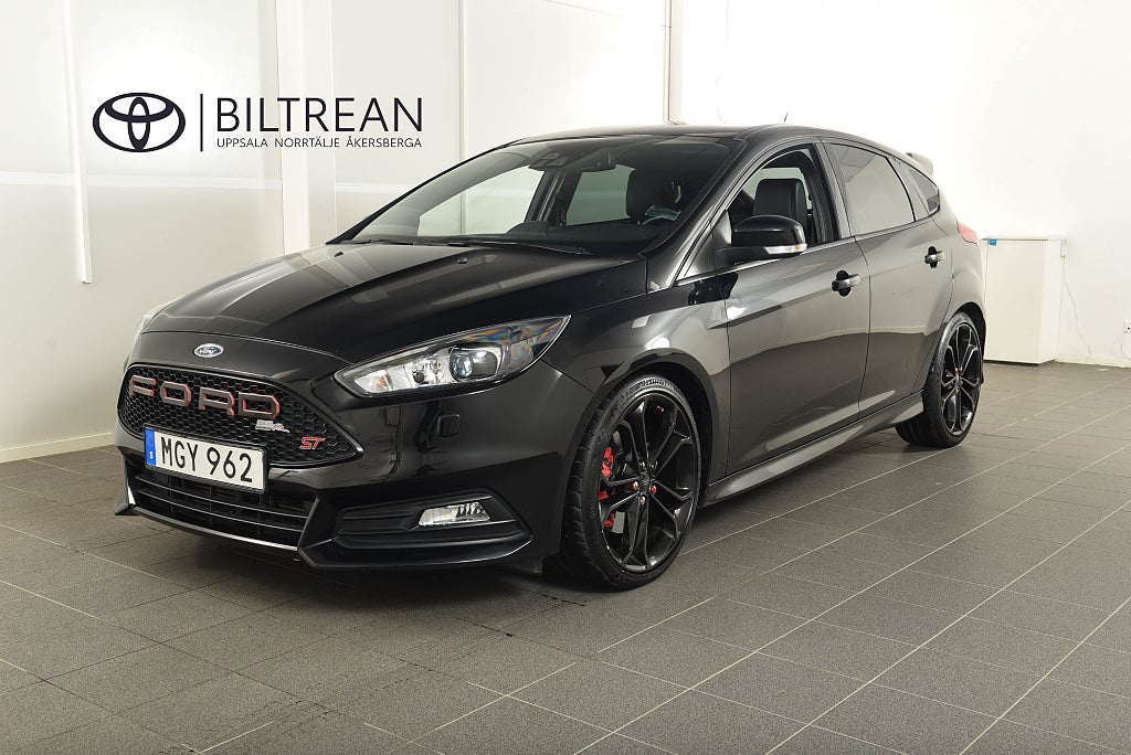 Ford Focus ST Perfomance Recarostolar Sportavgassystem V-hjul