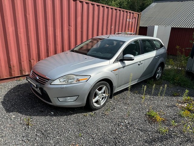 Ford Mondeo Kombi 2.5 Ghia X Euro 4